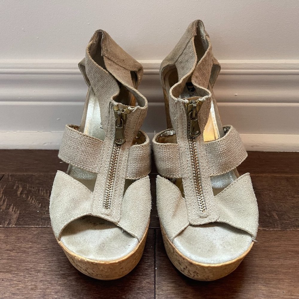 Browns Wedges sz 7